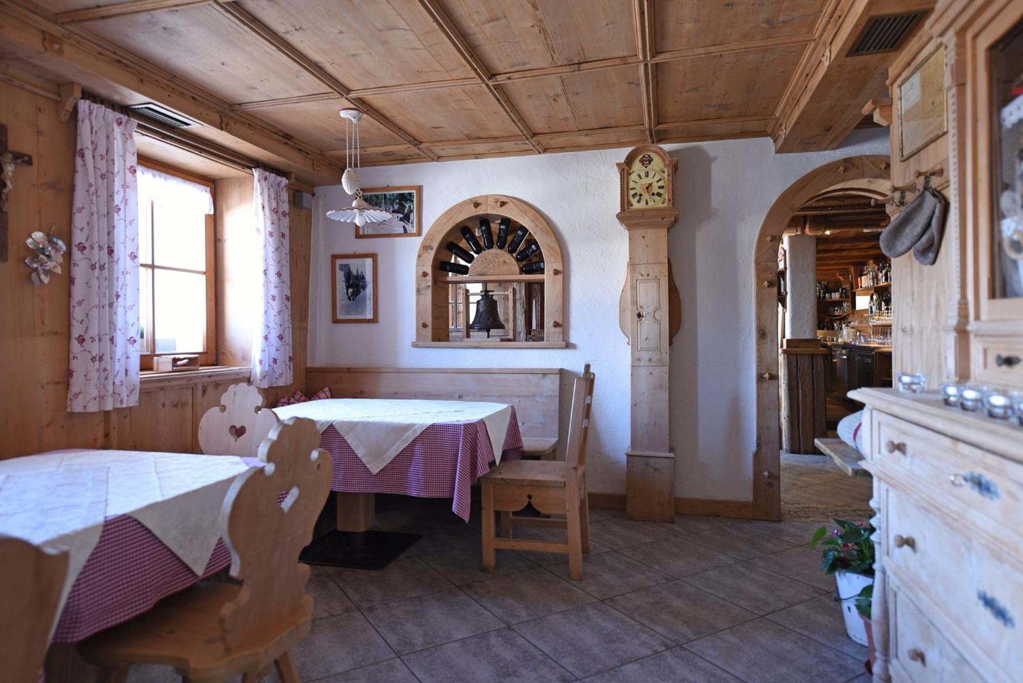 Agriturismo Soleseid San Vigilio Di Marebbe Luaran gambar